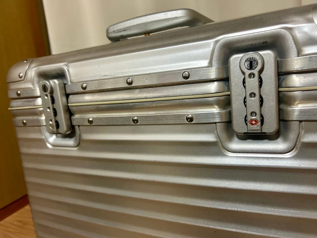 ✨【値下げ】リモワ　トパーズ　パイロット　4輪　トローリー　機内持込