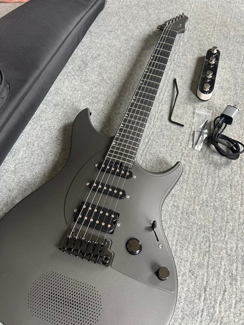 美品　enya エレキギター マットブラック　フットスイッチ付き