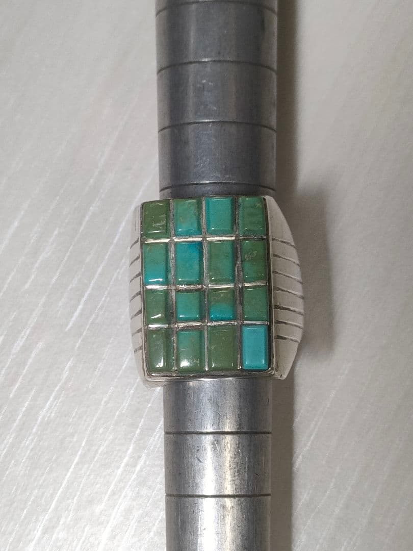 スクエアターコイズSILVERリング(ズニ族、STERLING刻印、インレイ)