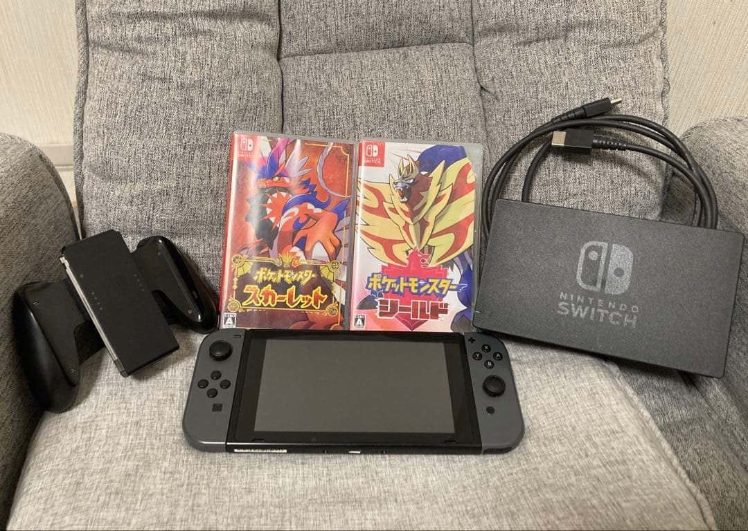 Nintendo Switch 本体 + ポケモン2本セット　ソフト付