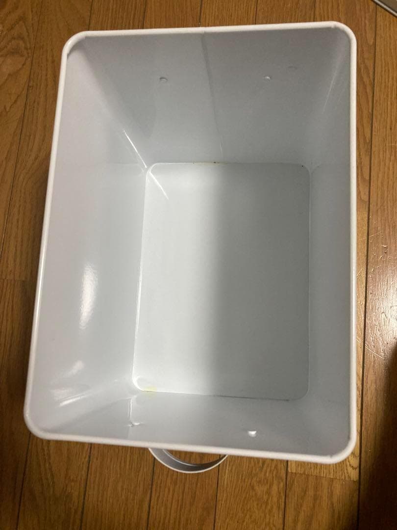 スワロフスキークリスタル使用　フードボックス　犬　ペット　フード　収納　多機能