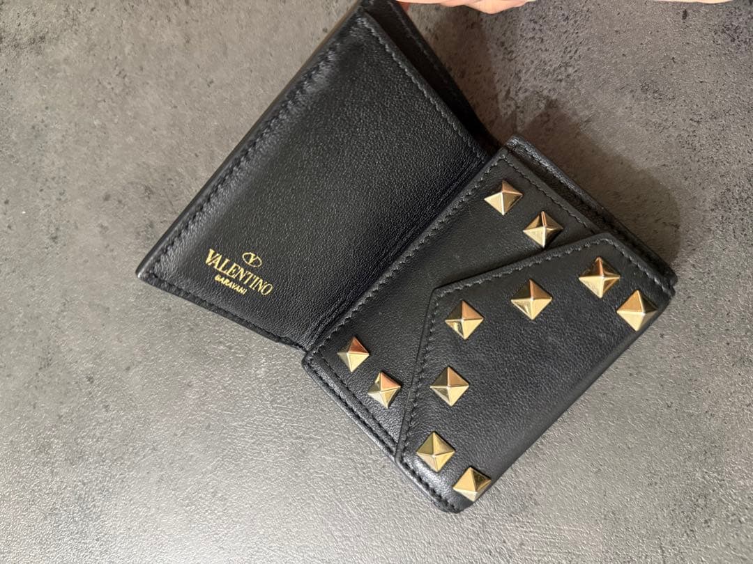 Valentino スタッズ付き財布