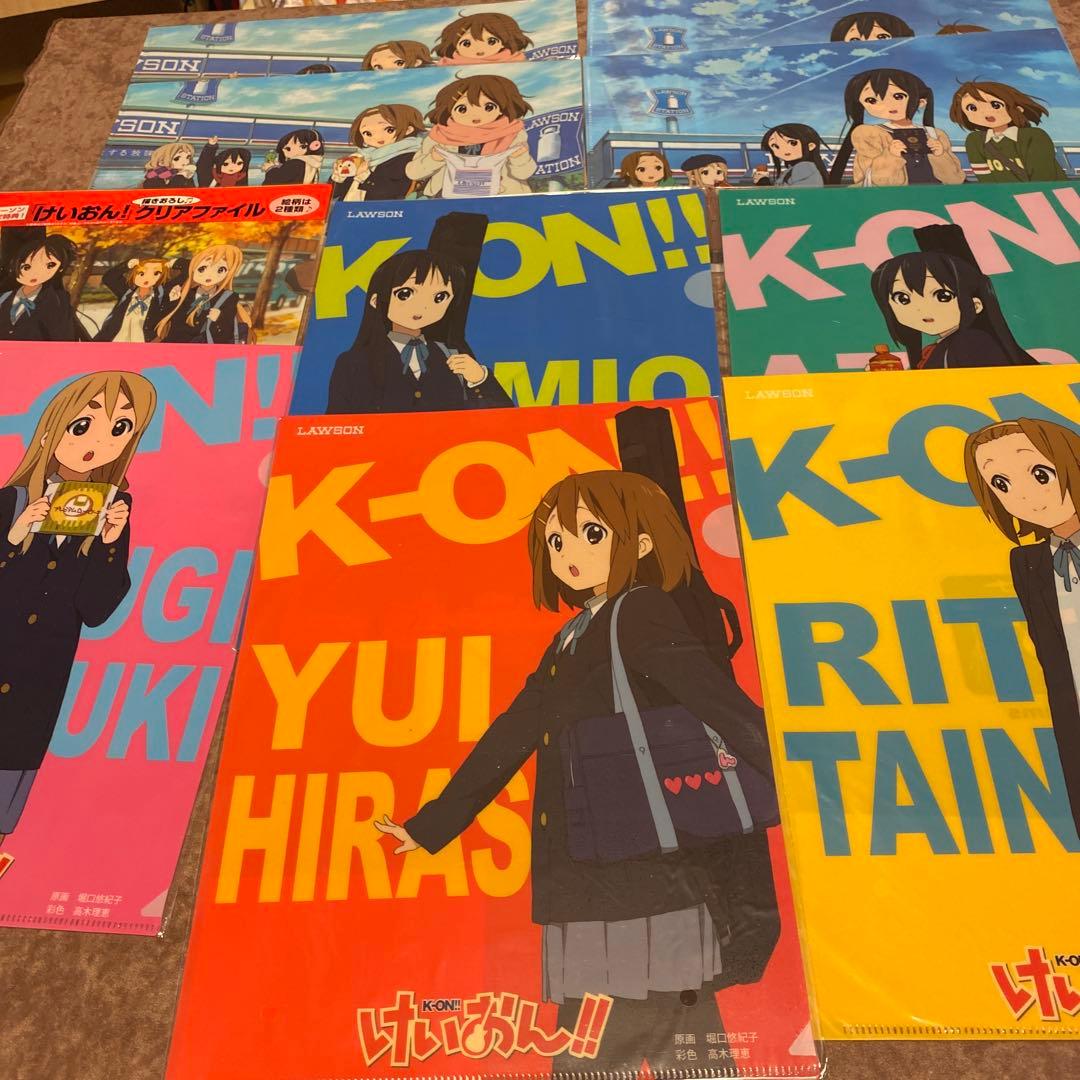 けいおん!!クリアファイル67枚大量放出！！専用ケース付き！