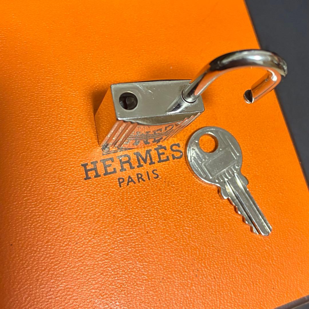 エルメス シルバー　カデナ　南京錠　パドロック　鍵　キー　NO114