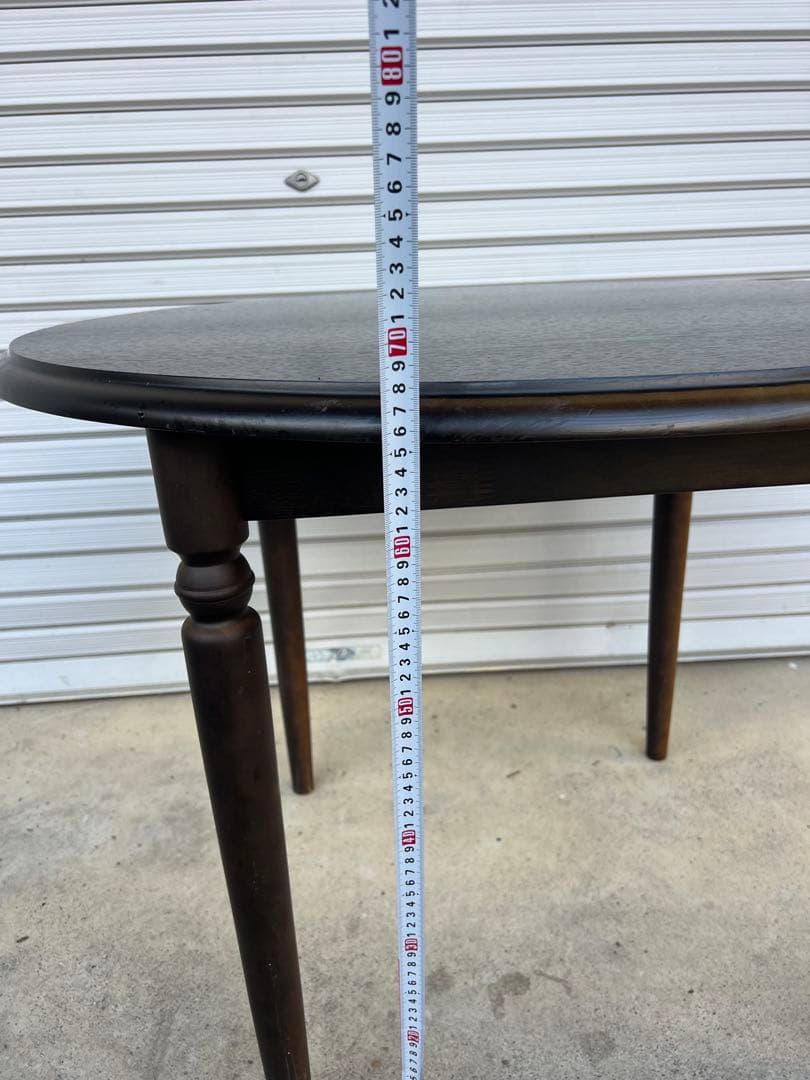 黒の円形木製ダイニングテーブル アンティーク調 楕円形