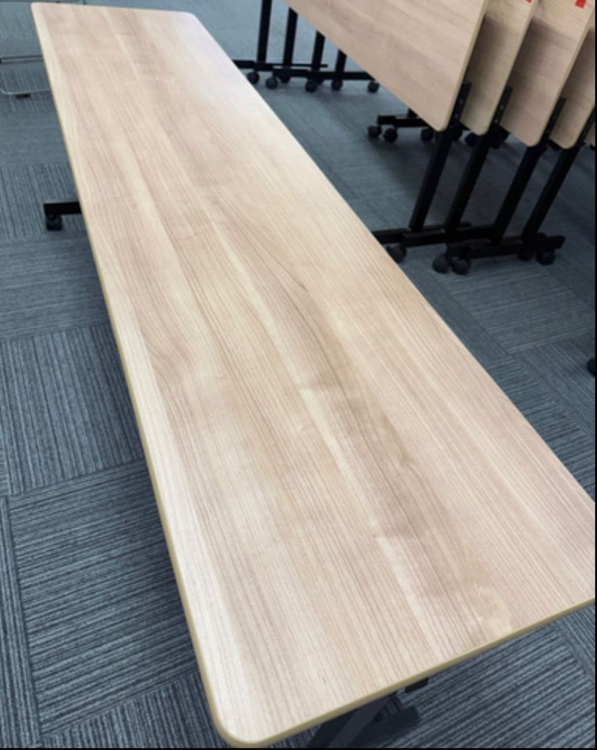 オフィスコム　会議テーブル