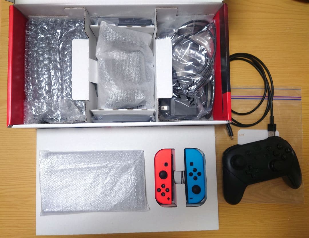 Nintendo Switch 本体周辺機器Proコン、microSDカード付き