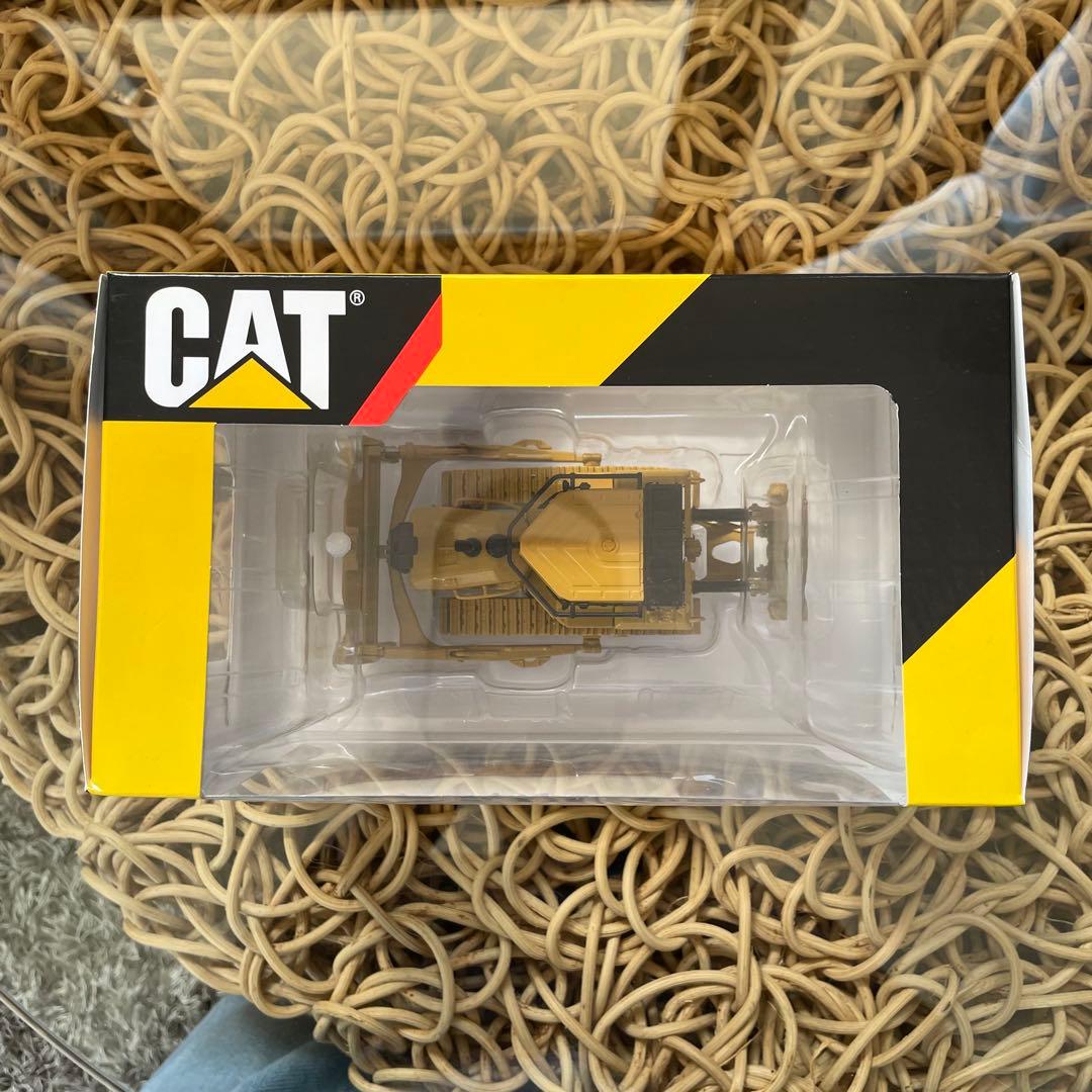 CAT D7E トラック型トラクター 1:50 スケール