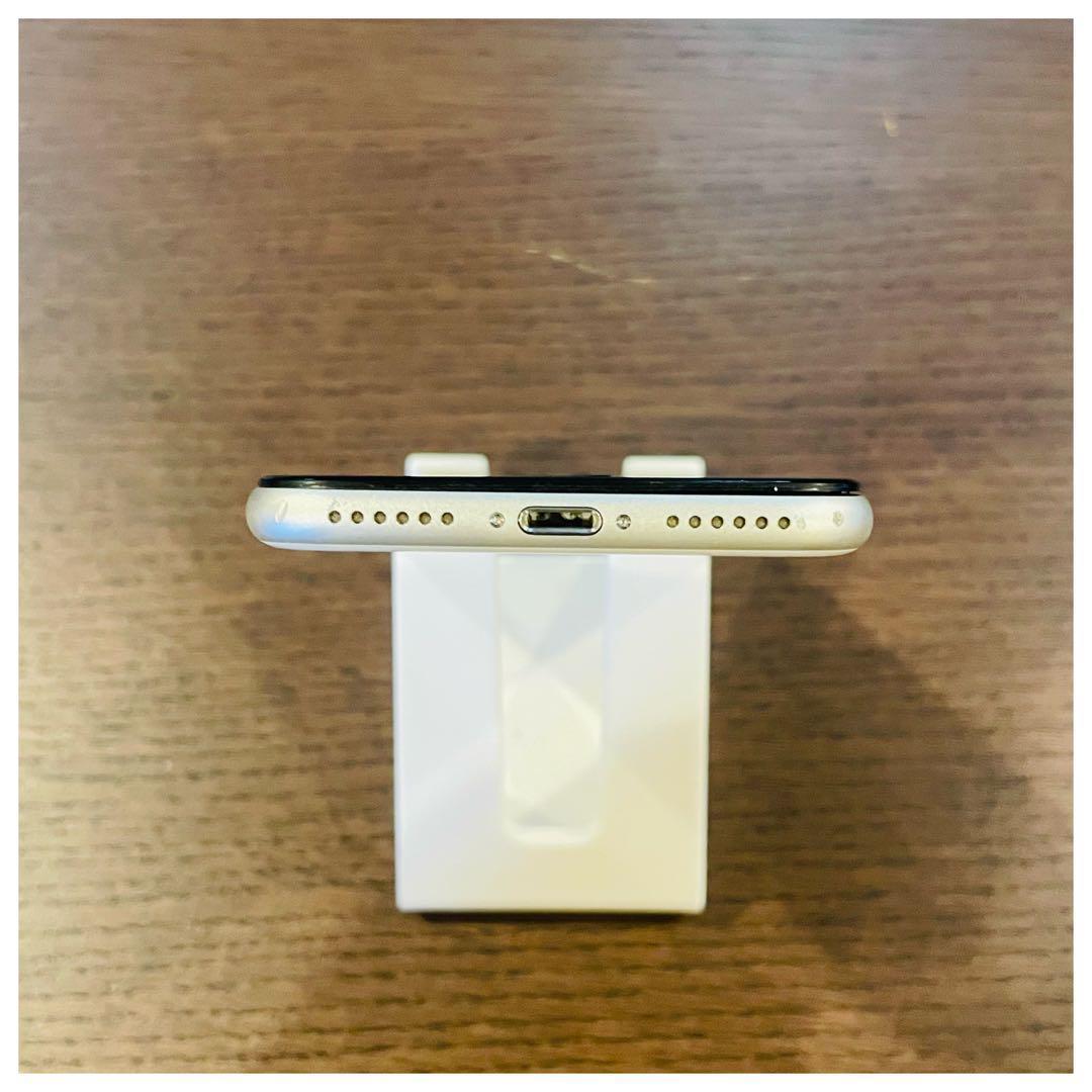 美品 iPhoneSE3 本体 ホワイト 64GB SIMフリー 動作確認済