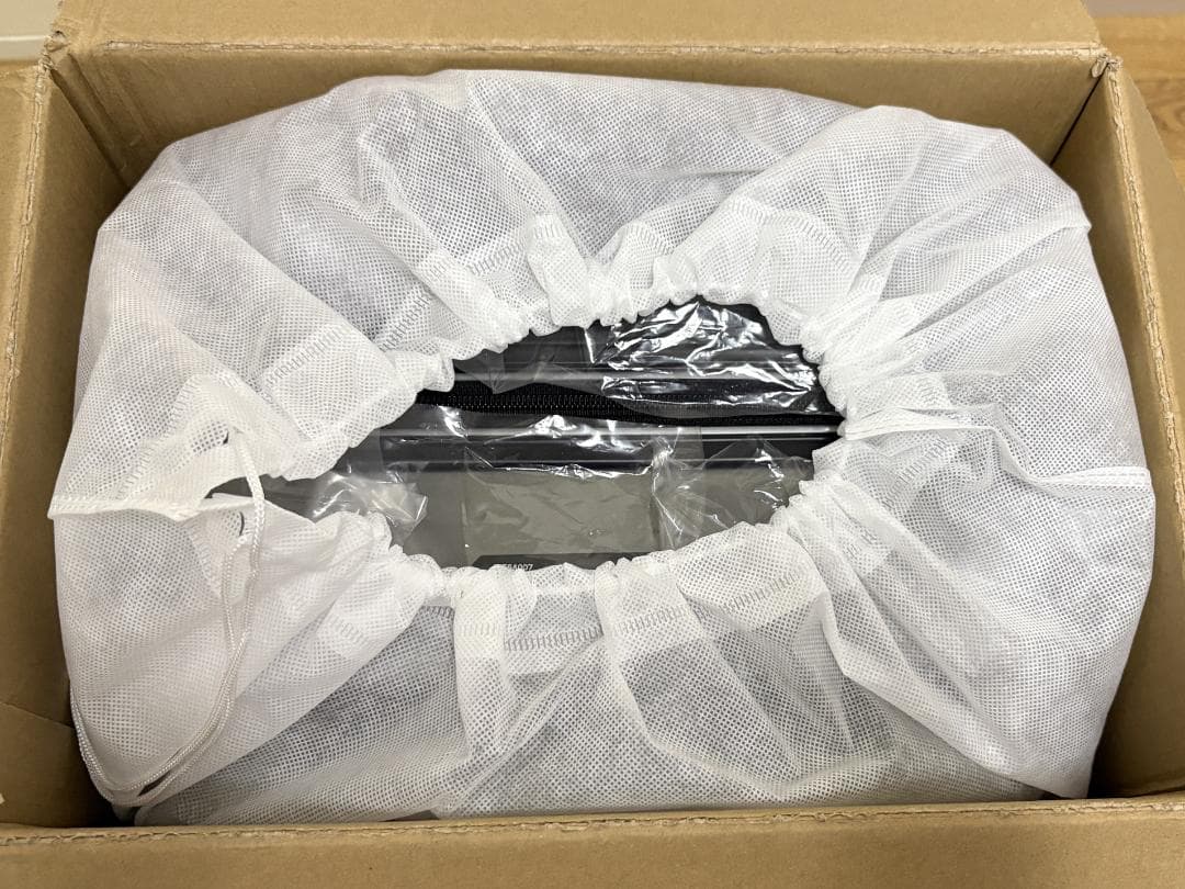 トランジットラウンジ・サックスバー株主優待 キャリーケース