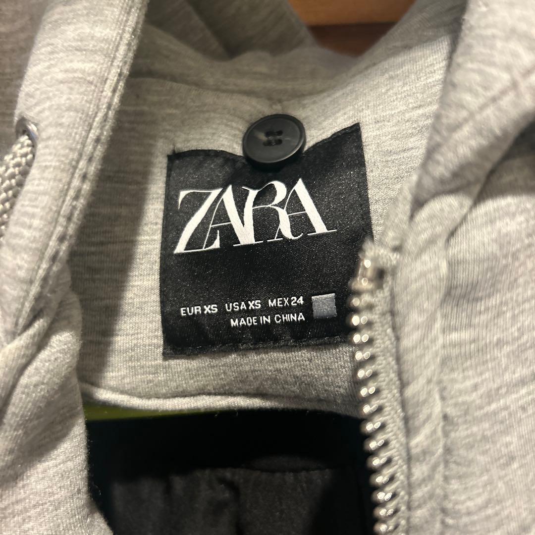 フード付き黒チェスターコート　ZARA 新品未使用