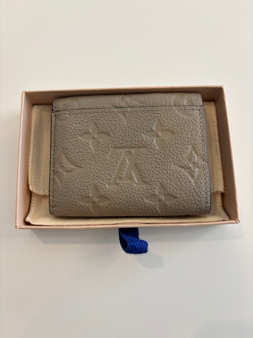 LOUIS VUITTON 三つ折り財布 ポルトフォイユ・ゾエ グレージュ
