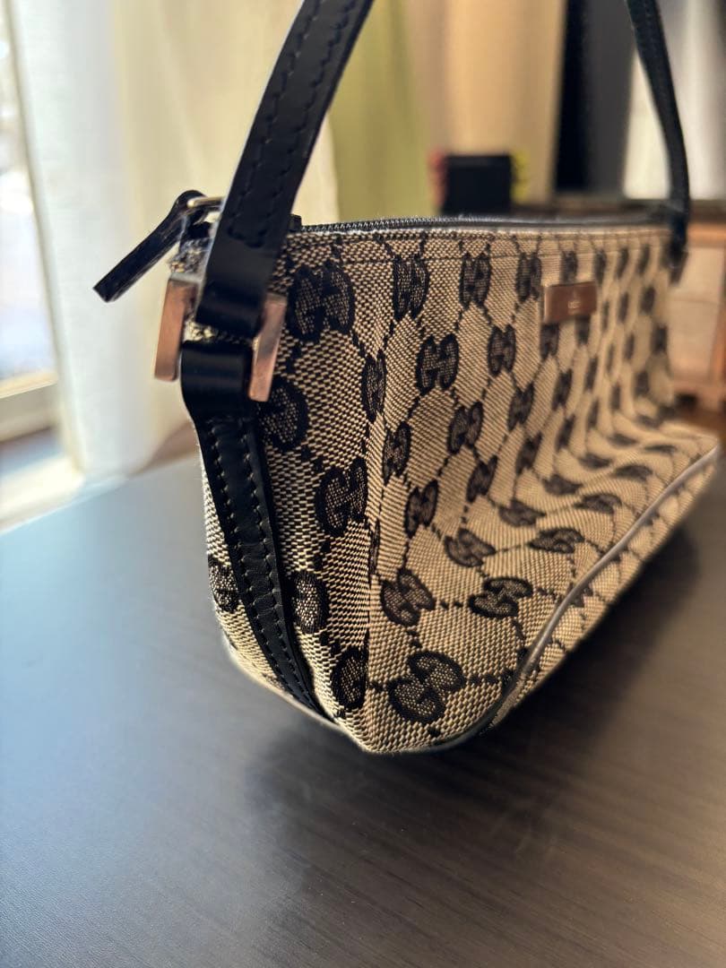 GUCCI キャンバスポーチ