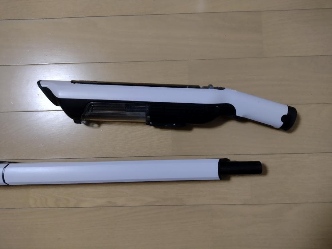 シャーク★コードレスクリーナー★CS300JWH★バッテリー新品と同等★