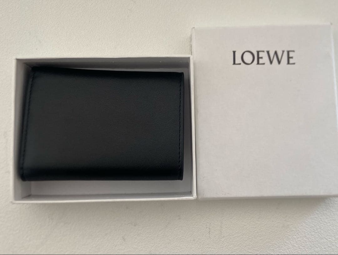 美品✨送料込み LOEWE ロエベ　高級レザー財布　ウォレット 黒