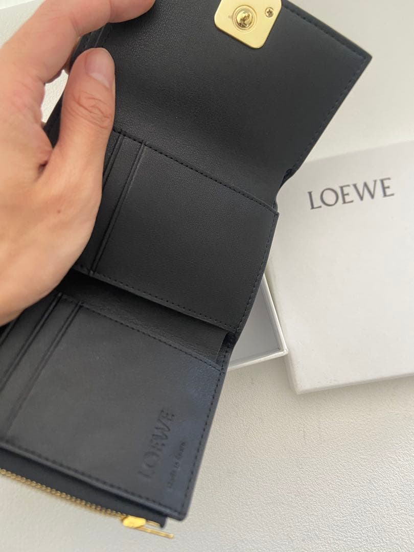 美品✨送料込み LOEWE ロエベ　高級レザー財布　ウォレット 黒