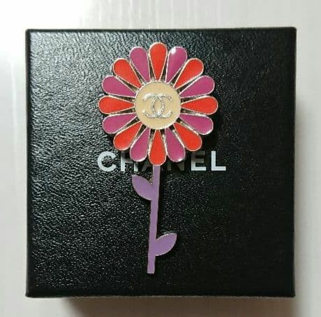 美品♥️CHANEL♥️ シャネルブローチ ココマーク刻印04 P 正規品箱付き