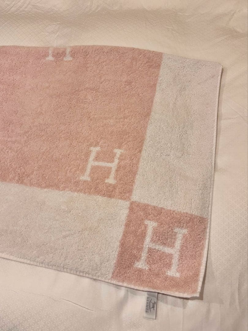 エルメス　HERMES バスタオル　アヴァロン　ピンク