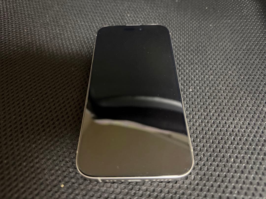 iPhone 15 Pro 256GB ナチュラルチタニウム　SIMフリー版