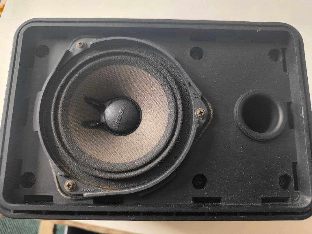 BOSE 101MM スピーカー ［アンプとコード付き］