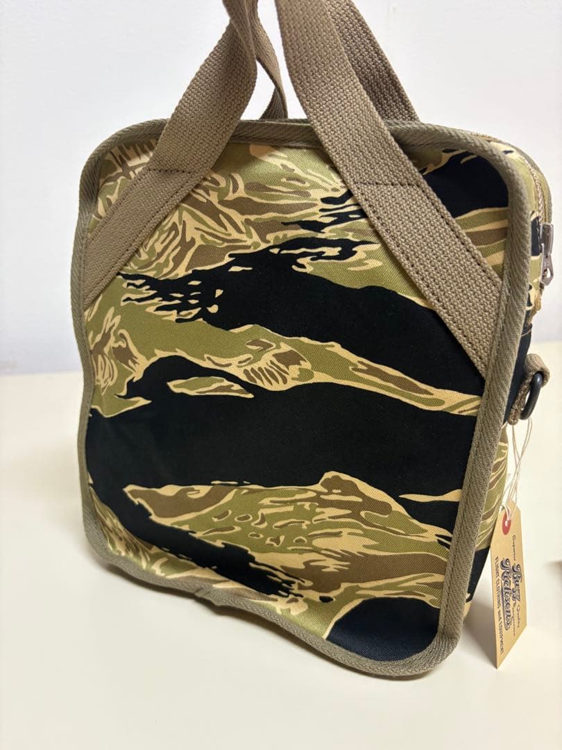 バズリクソンズ　タイガーカモバックBR02878