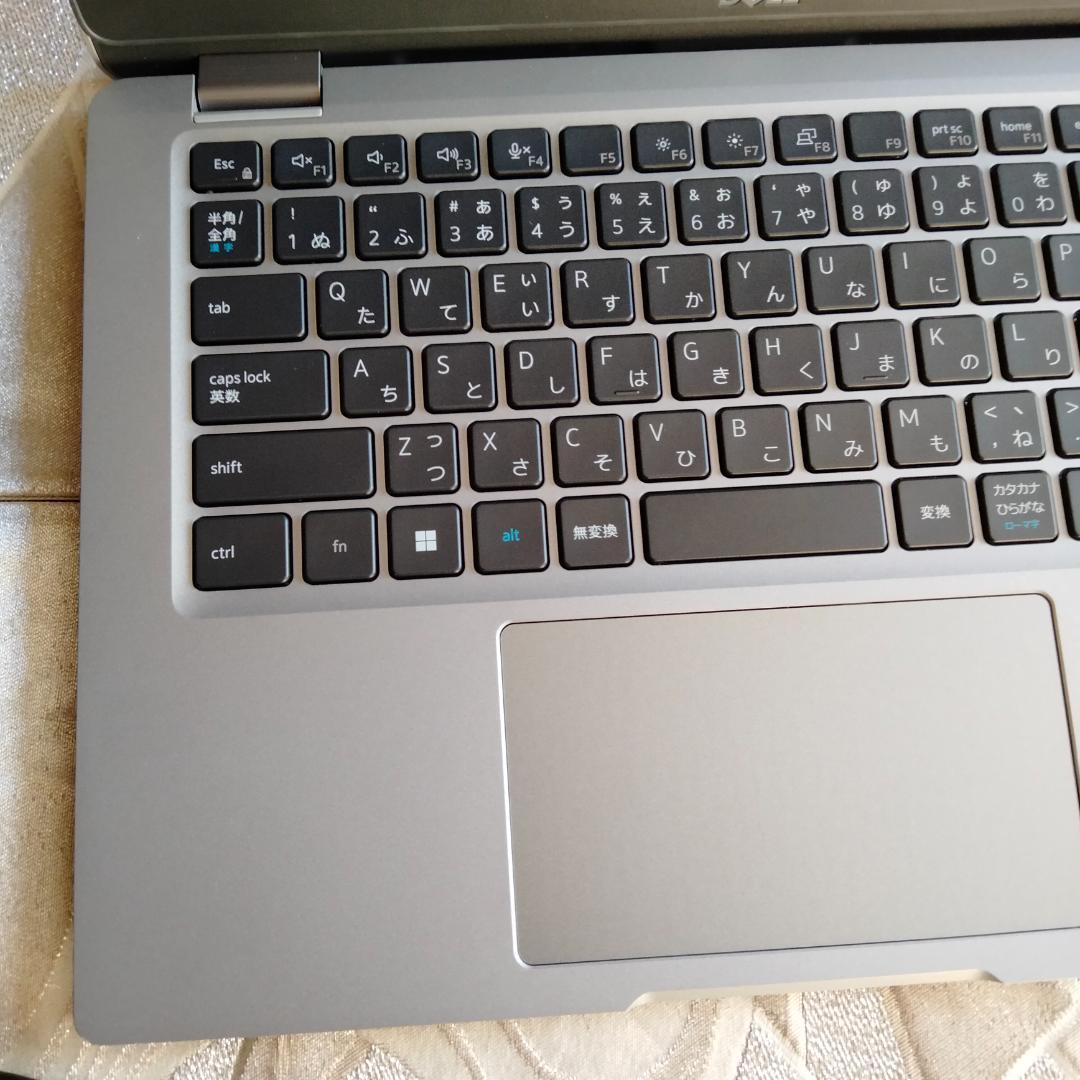 13インチ DELL 5330 12世代 i5 256G 16G FHD