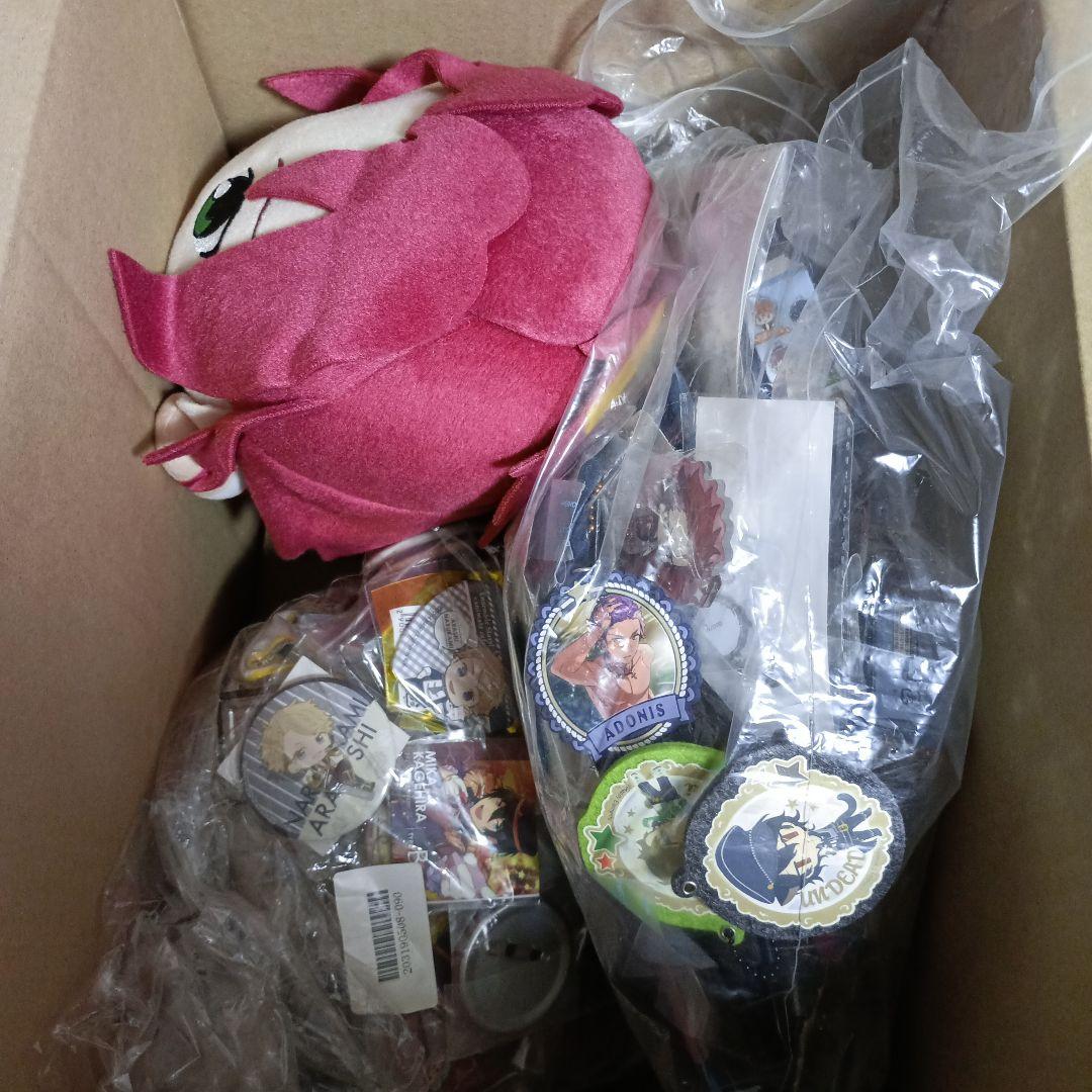 あんさんぶるスターズグッズ 100サイズ段ボール 200点以上 まとめ売り