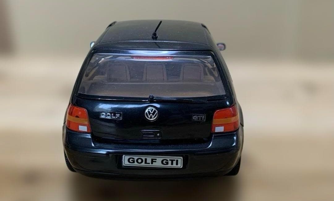 ミニカー　1/18 VW　フォルクスワーゲン　ゴルフⅣ　GTI　ブラック