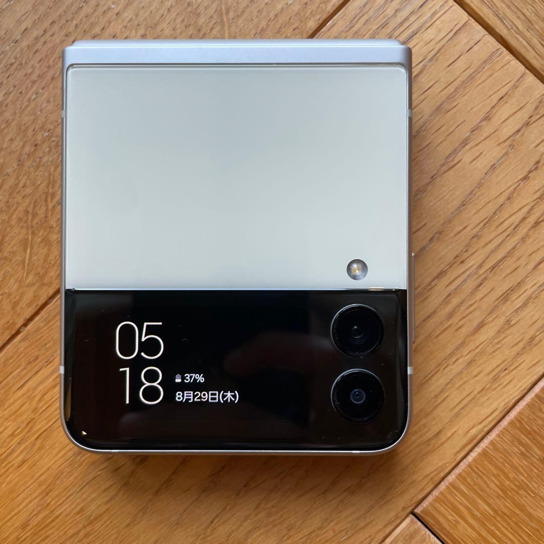 Galaxy Z Flip3 5G 128GB SIMフリー