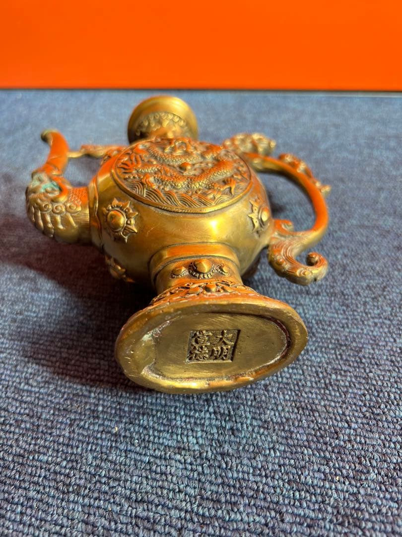 1088 中国骨董　大明宣徳年製銘　銅製　龍紋酒壺　時代物