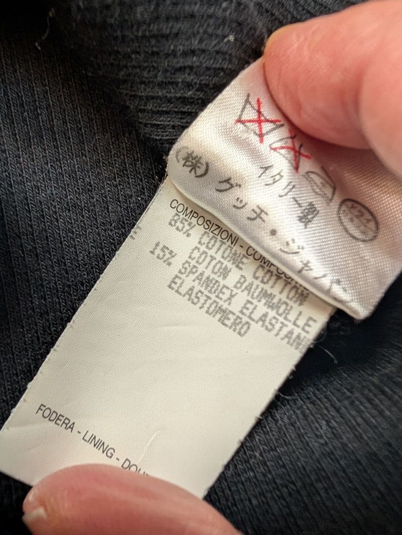 グッチ　タンクトップ　ショート丈　黒　リブ　美品