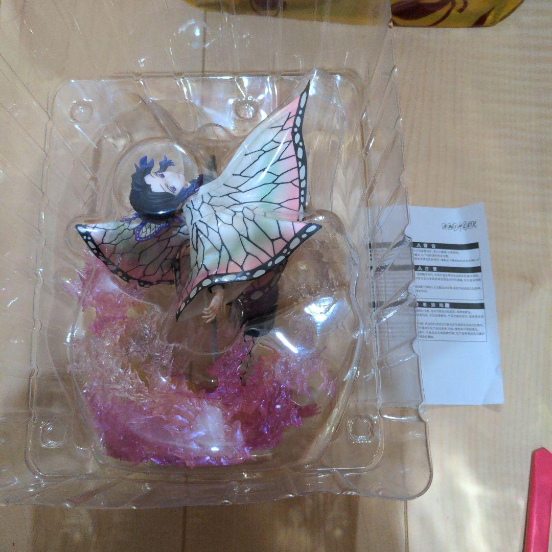 鬼滅の刃 胡蝶しのぶ 1/8フィギュア