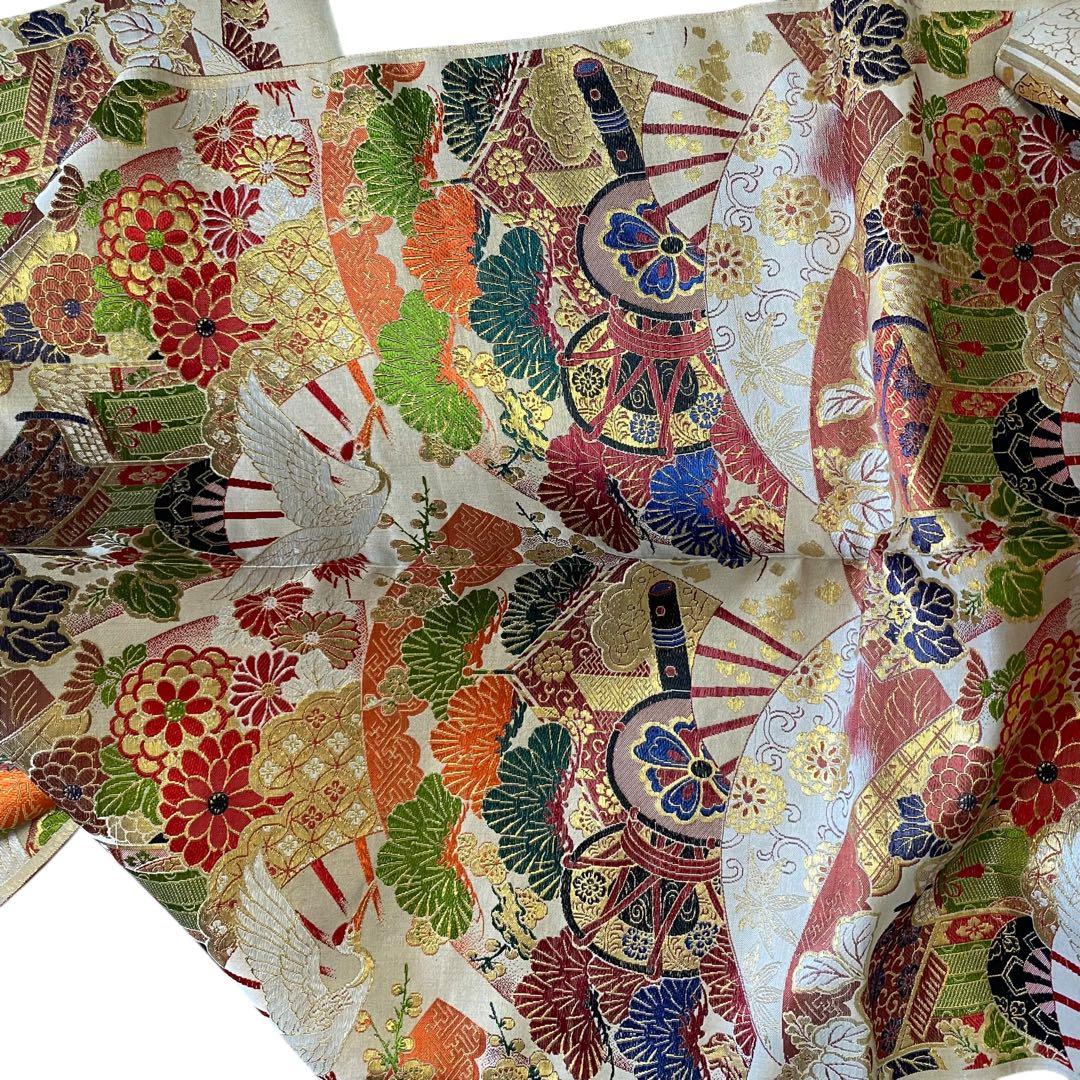 未使用　西陣織　ヴィンテージ 古布　反物　帯や着物にも　鶴、金系　正絹