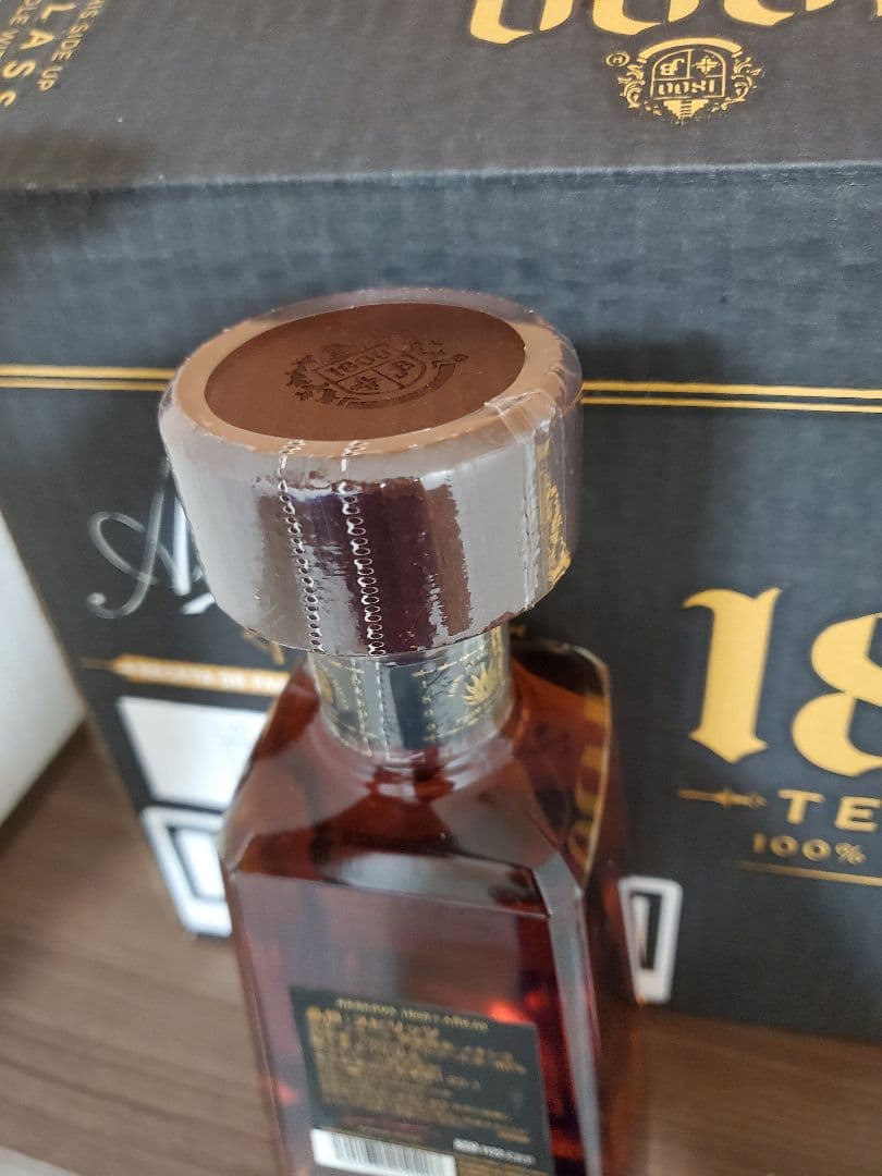 【正規品】クエルボ 1800 アネホ 750ml　１箱(６本)