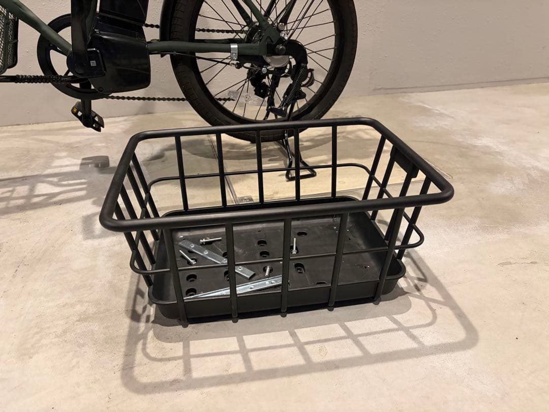 電動アシスト自転車 ダークグリーン 前後バスケット付き