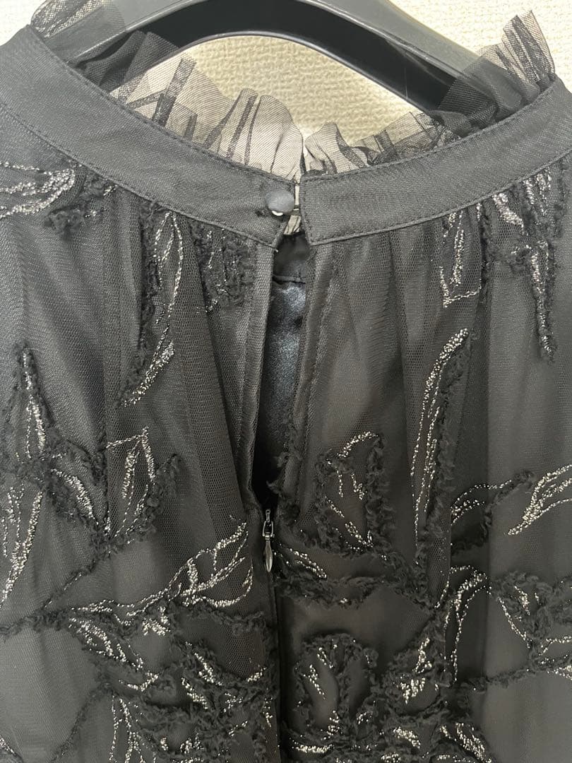 niana フェザーフラワーチュールドレス