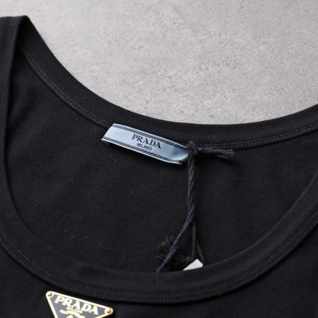 プラダ タンクトップ ブラック L タグ付き