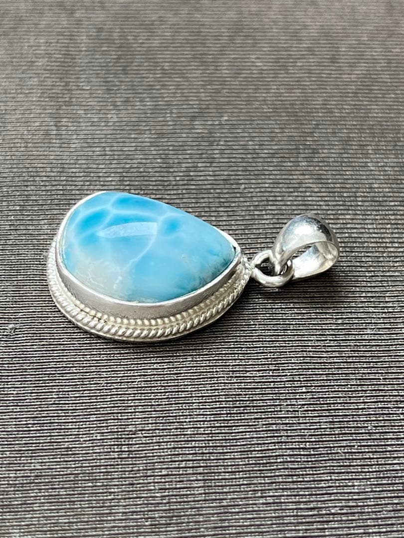 天然石ラリマー☆高品質！しずく型ペンダントトップ②☆濃いブルーかめ模様が美しい！