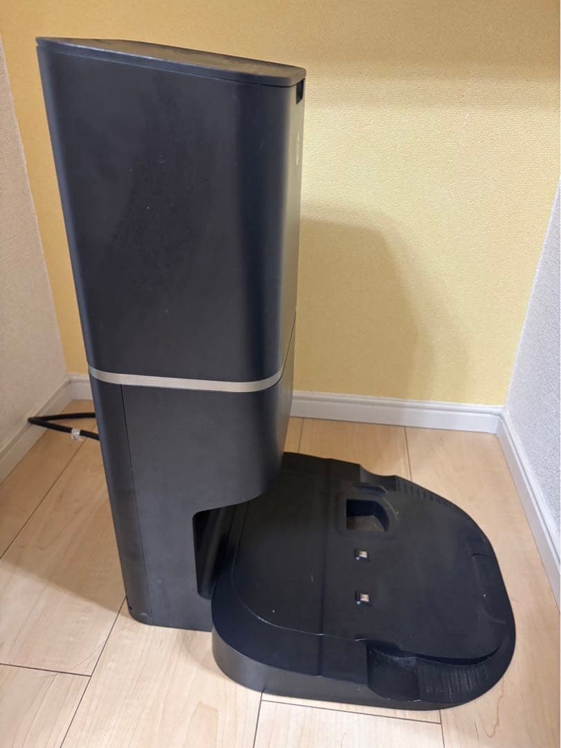 ロボット掃除機本体 黒 充電スタンド付き　Roomba