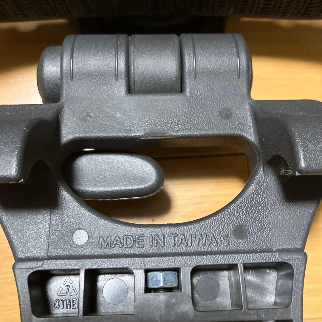 アーロンチェア　メッシュヘッドレスト