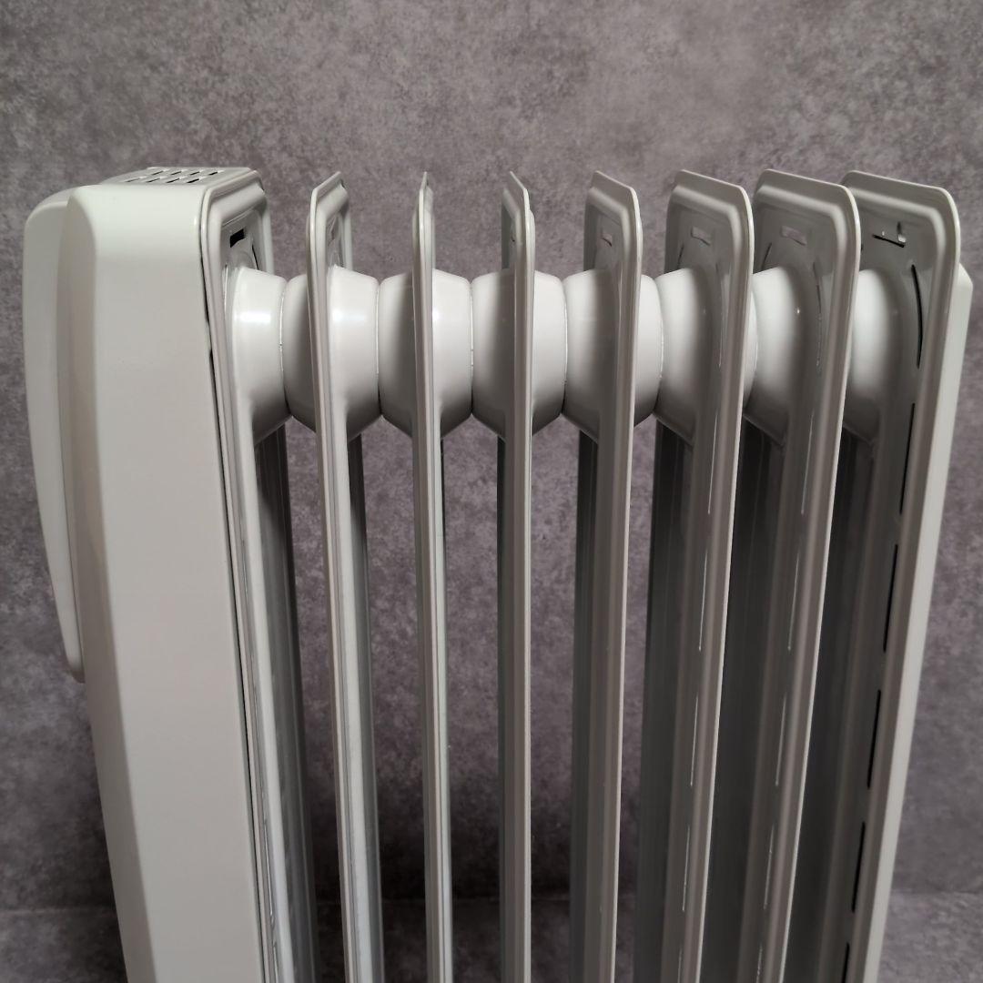 DeLonghi デジタルオイルヒーター KHD410812-GC