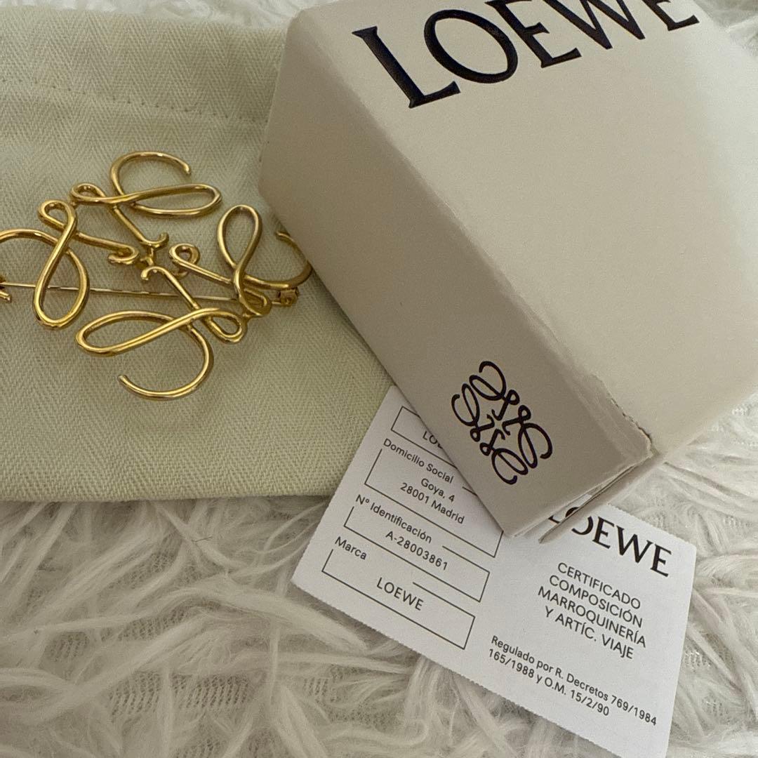 LOEWE(ロエベ) ブローチ アナグラム ゴールド