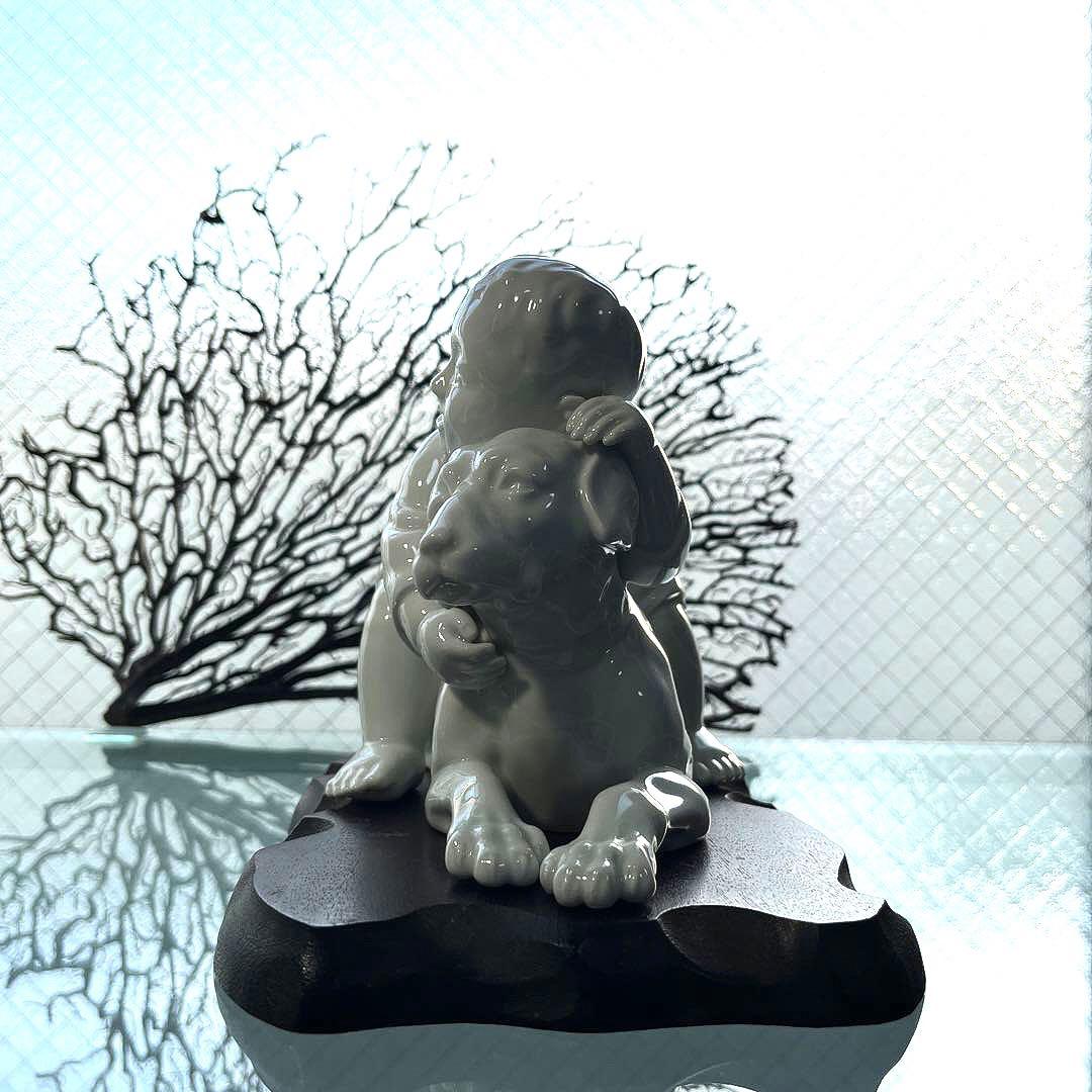 骨董　超希少　深川製磁 童子と犬 犬 子供と犬の戯れ 置物 宮内庁御用達