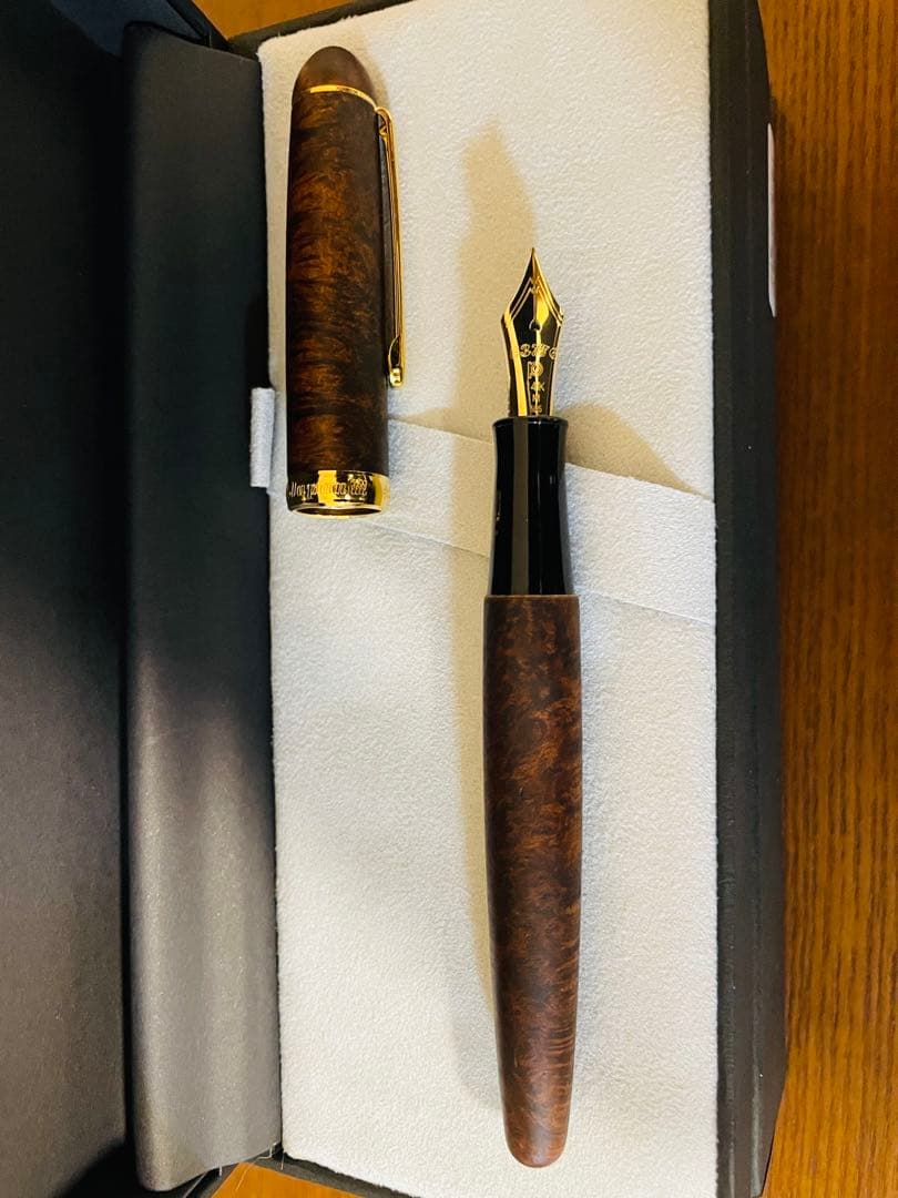 プラチナ万年筆　#3776センチュリー アカブライヤー 字幅M 中字 木軸