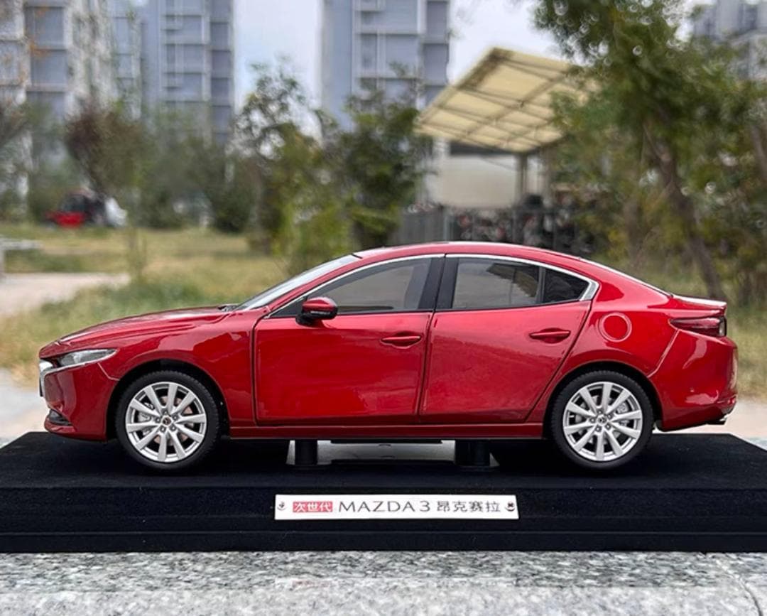 600-016 1/18 マツダ3 アクセラ3 MAZDA3 AXELA レッド