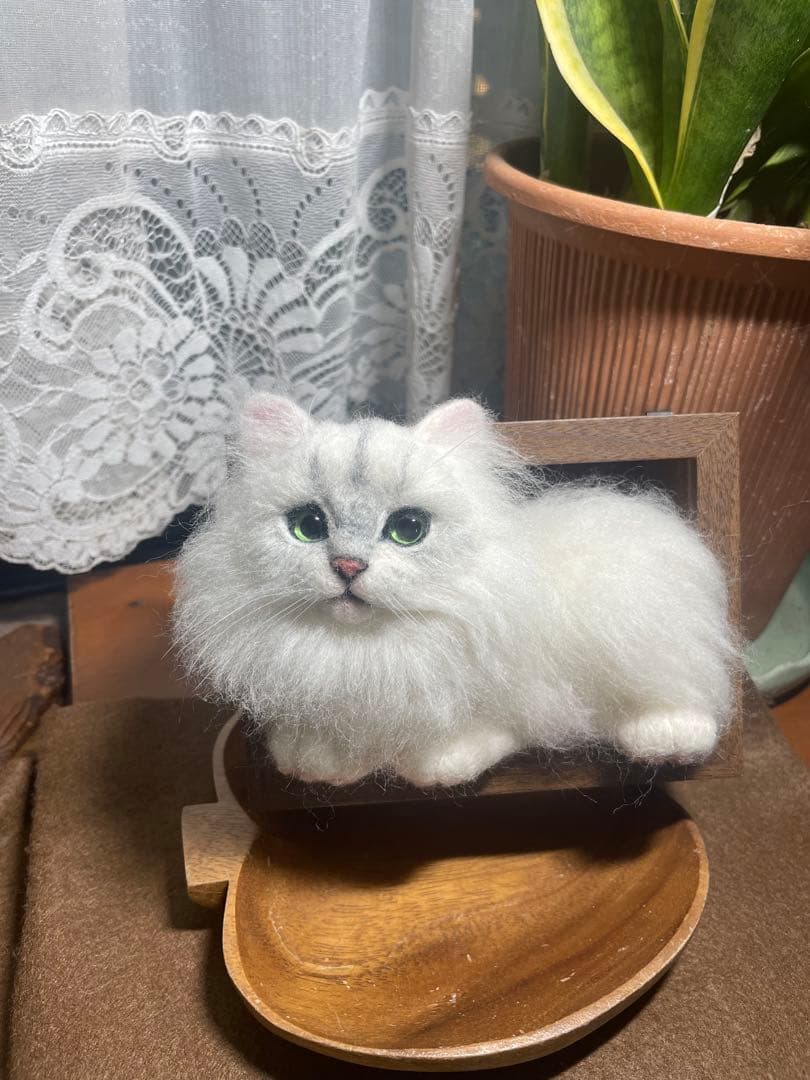 羊毛フェルト　猫　チンチラシルバーちゃんBOX型フレーム