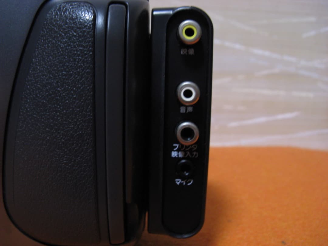 テープ再生動作OK❗️☆シャープの液晶8ミリビデオカメラ・VL-EL430