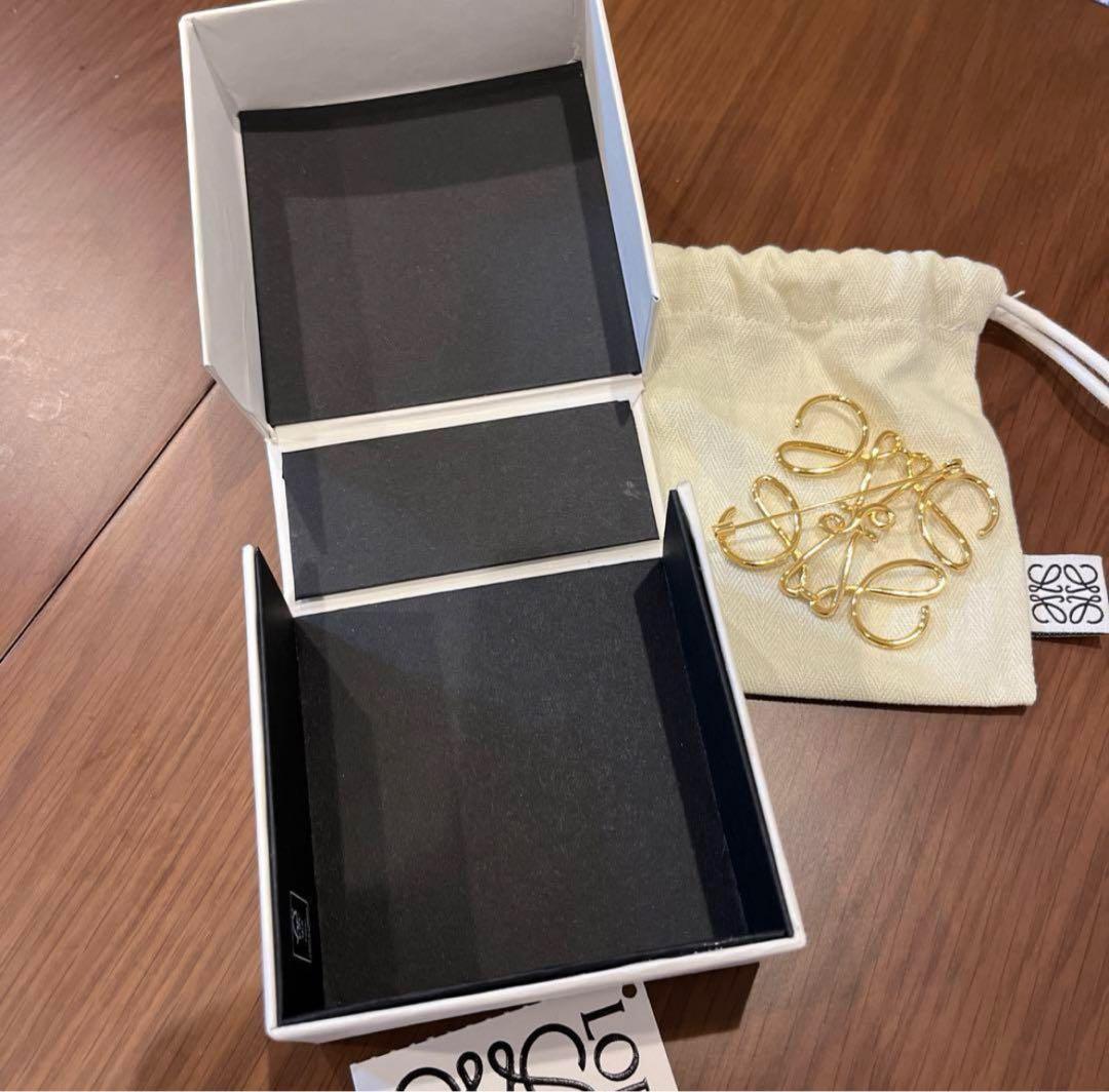 本日限定価格！大人気★ 未使用ロエベLOEWE ブローチ