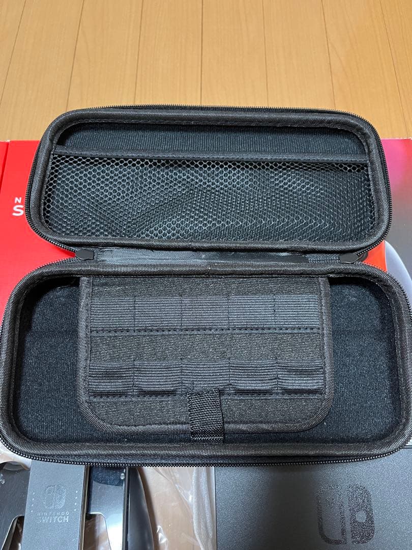 Nintendo switch バッテリー強化版 本体一式 ケース付き