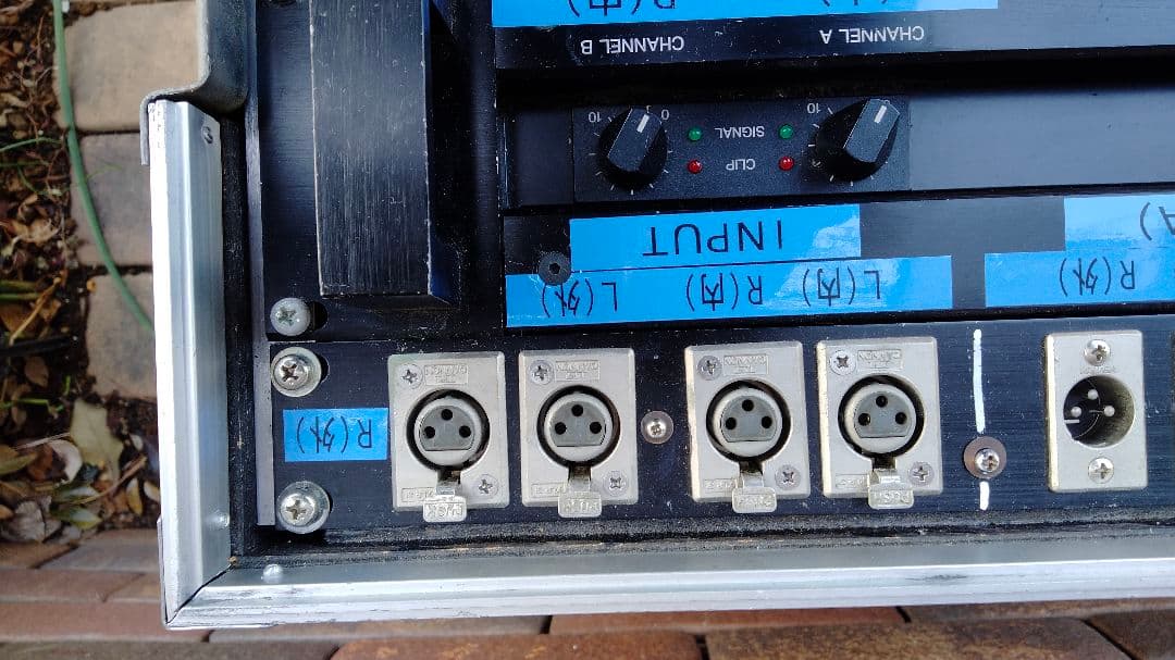 業務用パワーアンプPD2500x2台入り　 キャスター付きラックケース